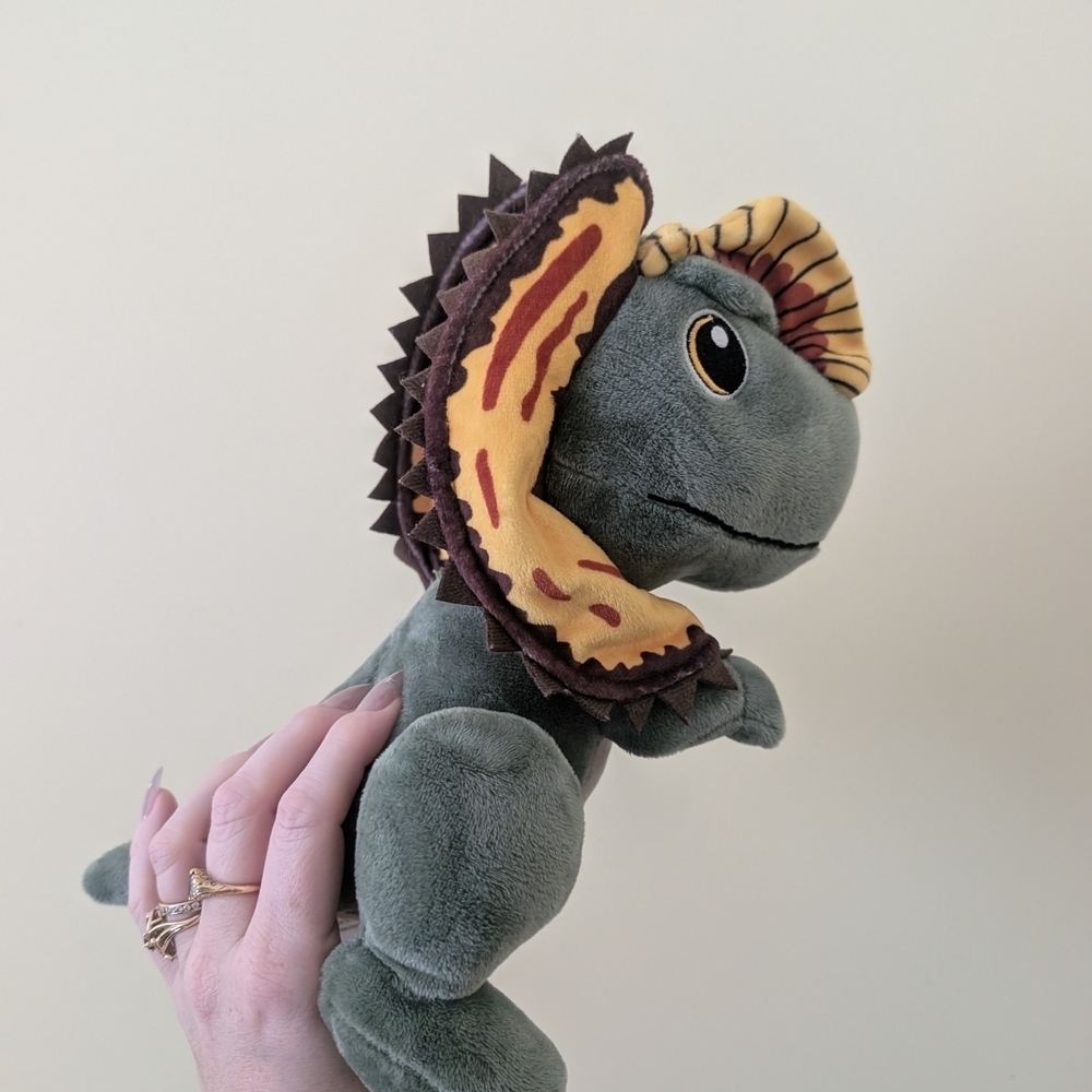 Jurassic World Green Dinosaur Plush Toy - Picture 3 of 8